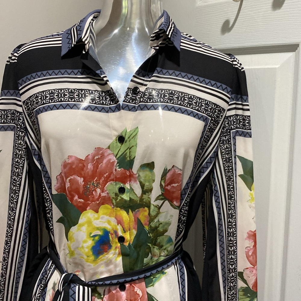Vici - Duster/Kimono Or Dress With Belt - Flowers & Abstract Pattern - Picture 3 of 5